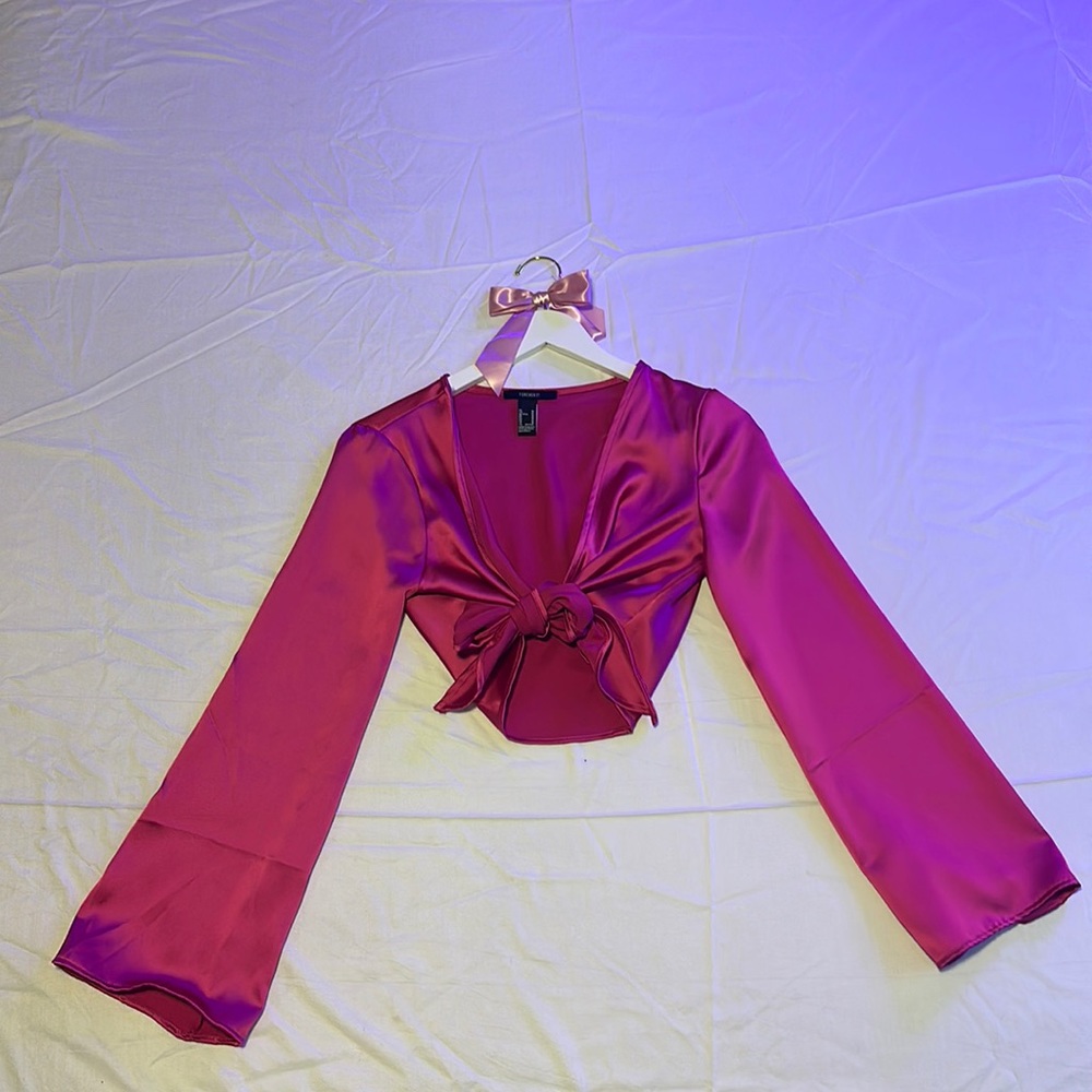 Pink silk long sleeve sleeve crop top